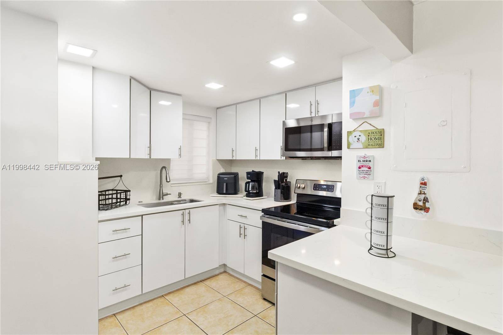 840 NW 87th AveMiami - PINEBARK CONDO NO 2 - BLD condo unit 405 - picture