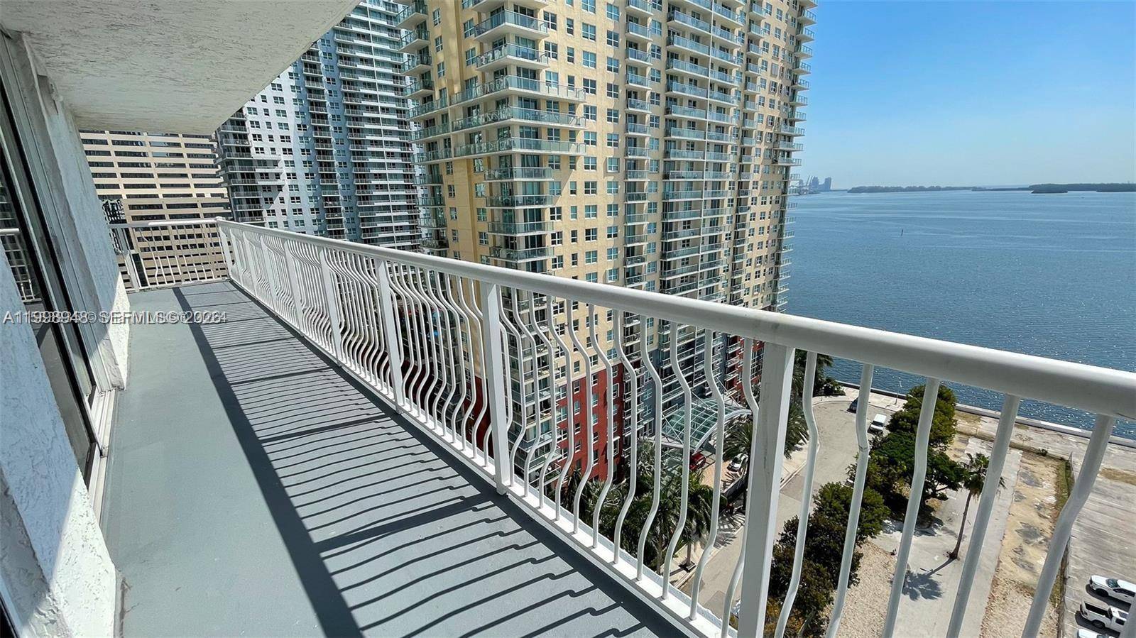 1200 Brickell Bay DrMiami - THE CLUB AT BRICKELL BAY condo unit 1702 - picture