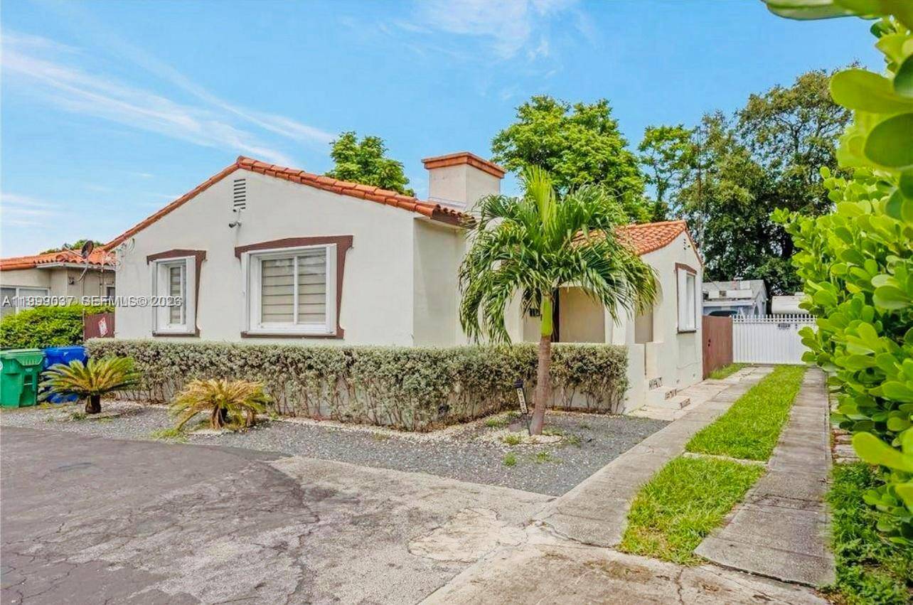 2775 SW 1st StMiami - picture