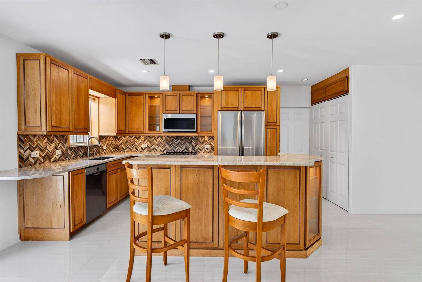 648 NW 30thWilton Manors - picture