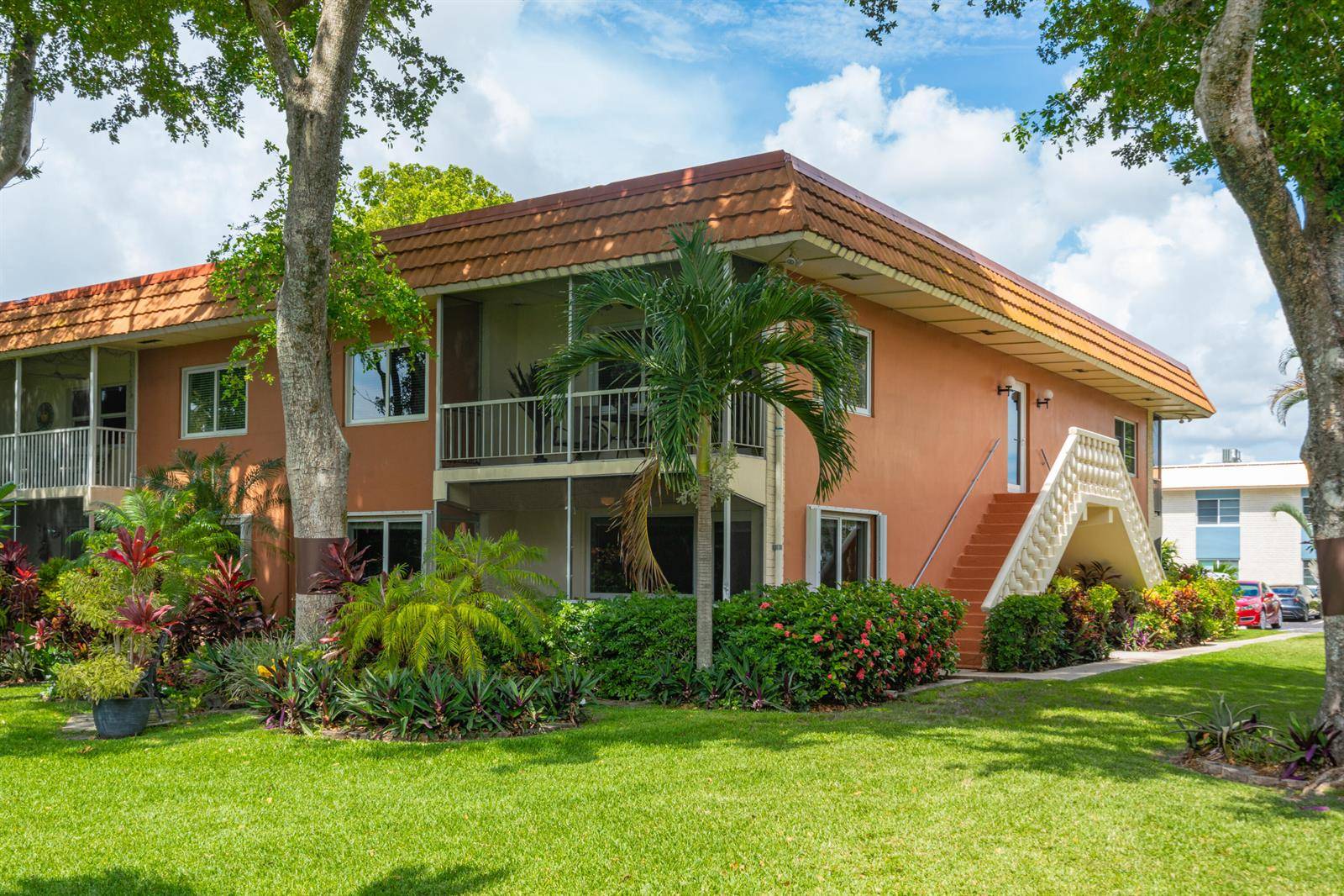 1920 NE 1stWilton Manors - MANOR GROVE VILLAGE TWO CO condo unit 118h - picture