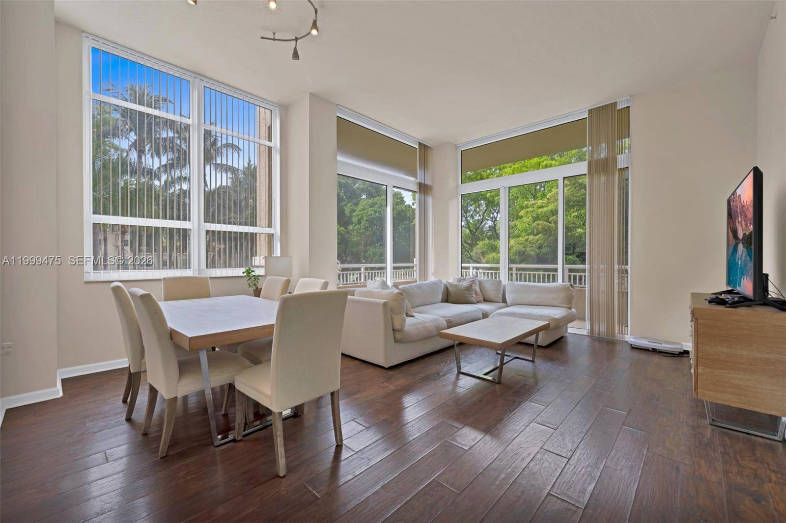 19501 W Country Club DrAventura - TURNBERRY ON THE GREEN CO condo unit 208 - picture