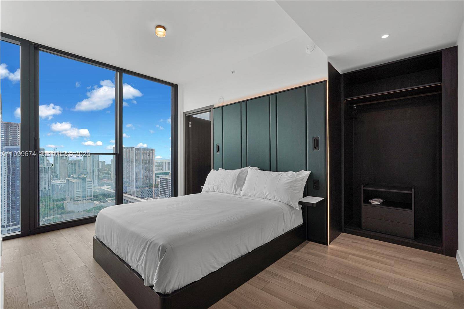 20 NE 11th StMiami - Condo-Hotel,Condo condo unit 3110 - picture