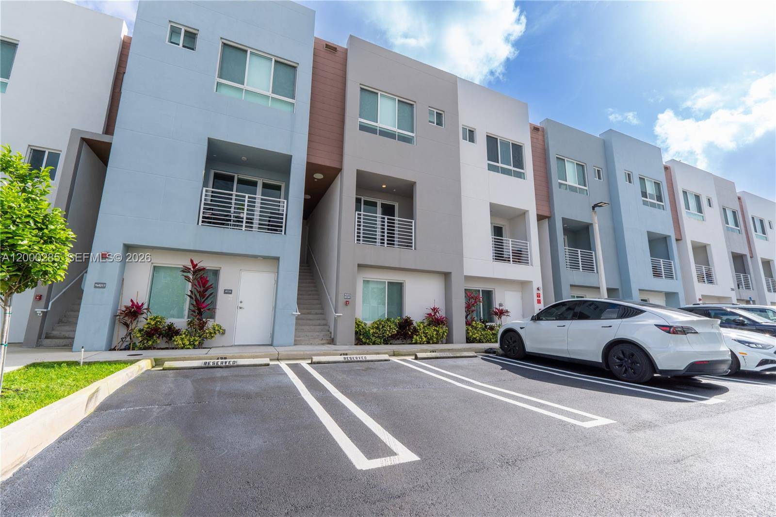 2505 NE 193rd StMiami - RIVERWOOD condo unit 4215 - picture