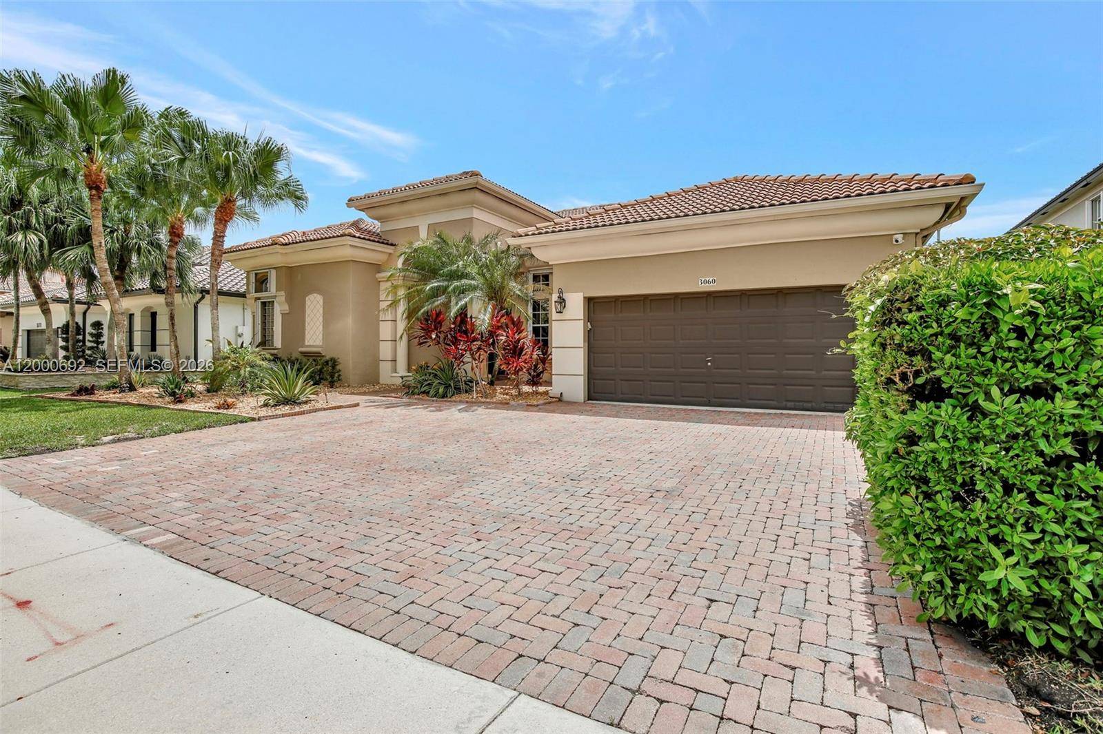 3060 SW 195th TerMiramar - picture
