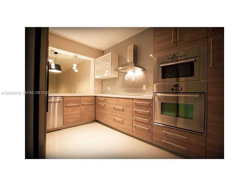 10730 NW 66 STMiami - Condo/Co-Op/Annual,Condo condo unit 303 - picture