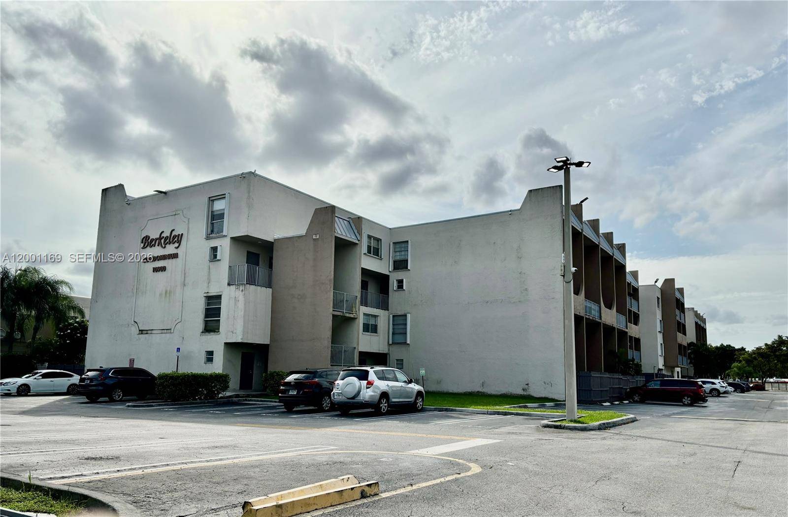 10900 SW 104th StMiami - Condo 1-4 Stories,Condo condo unit 303 - picture