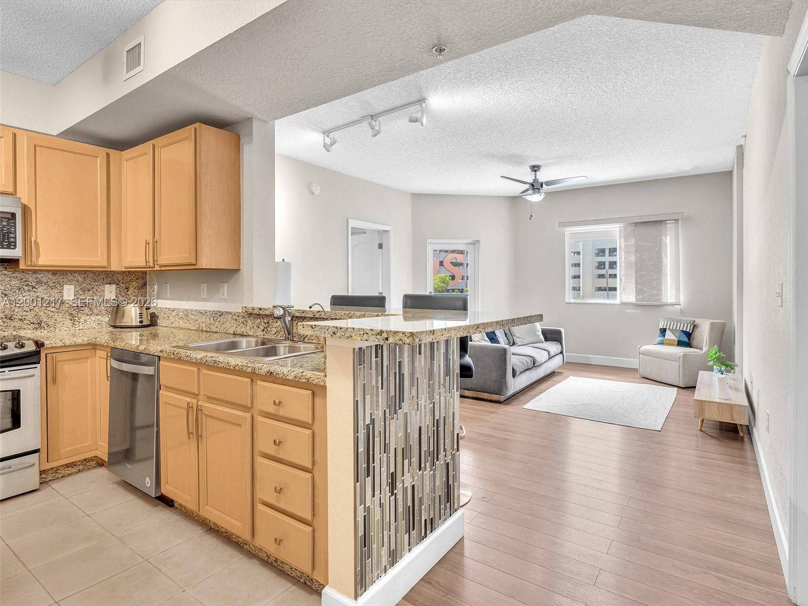6001 SW 70th StSouth Miami - Condo 5+ Stories,Condo condo unit 313 - picture