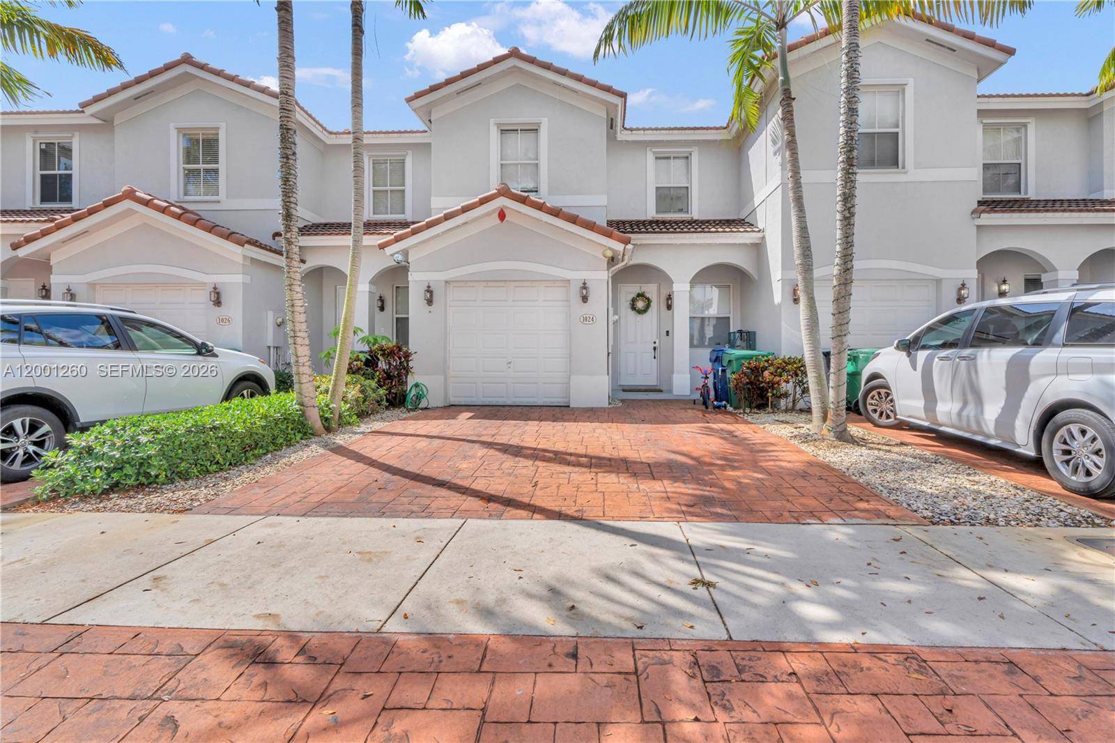 1024 NE 208th StMiami - picture