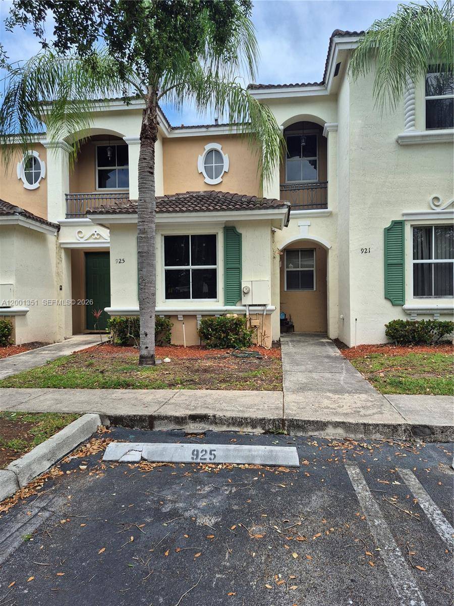 921 NE 42nd PlHomestead - picture