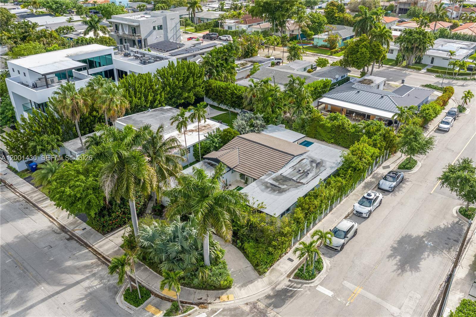 7501 W Adventure AveNorth Bay Village - picture