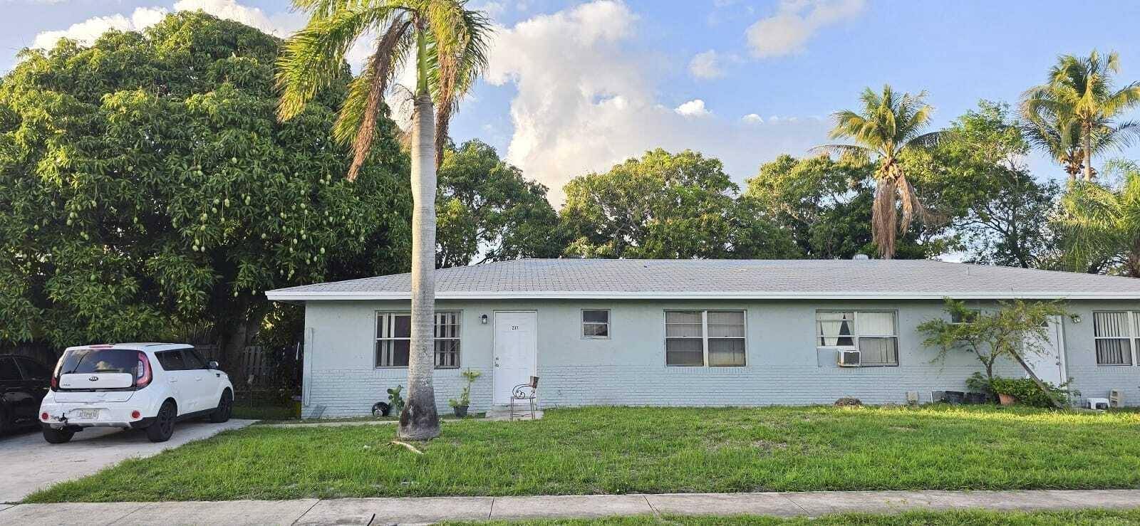 233 SE 26thBoynton Beach - picture
