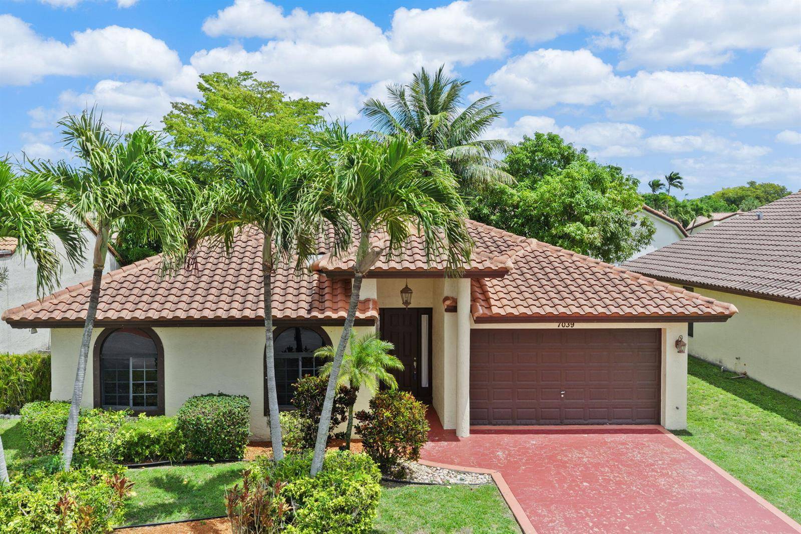 7039 Golf PointeTamarac - picture