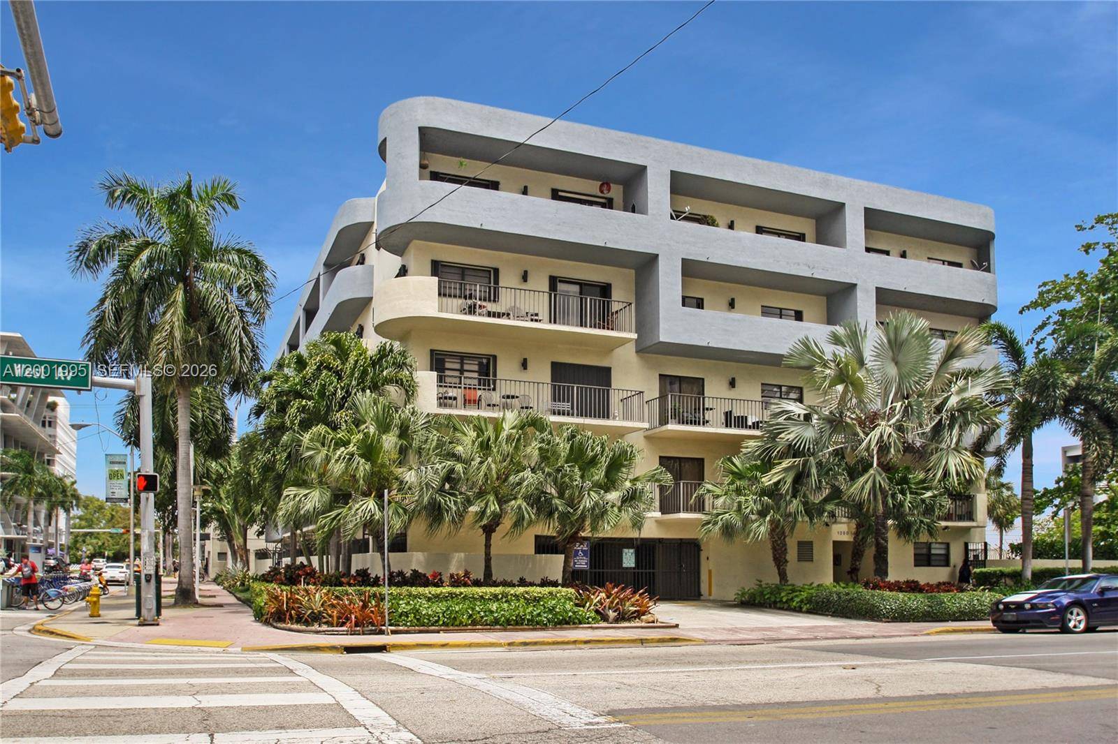 1250 Lincoln RdMiami Beach - LINCOLN WEST GARDENS CONDO condo unit 404 - picture