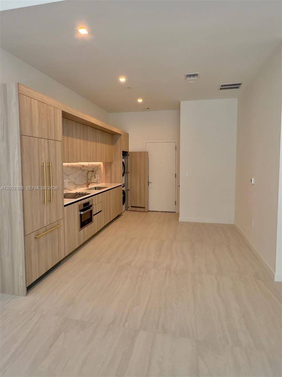 77 SE 5th StreetMiami - Condo/Co-Op/Annual,Condo condo unit 1208 - picture