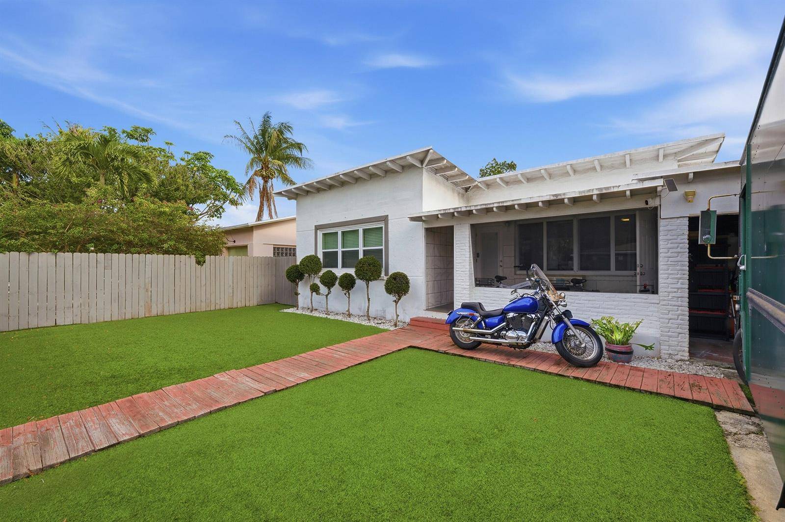 516 SW 15thFort Lauderdale - LAUDERDALE condo unit 1-1 - picture