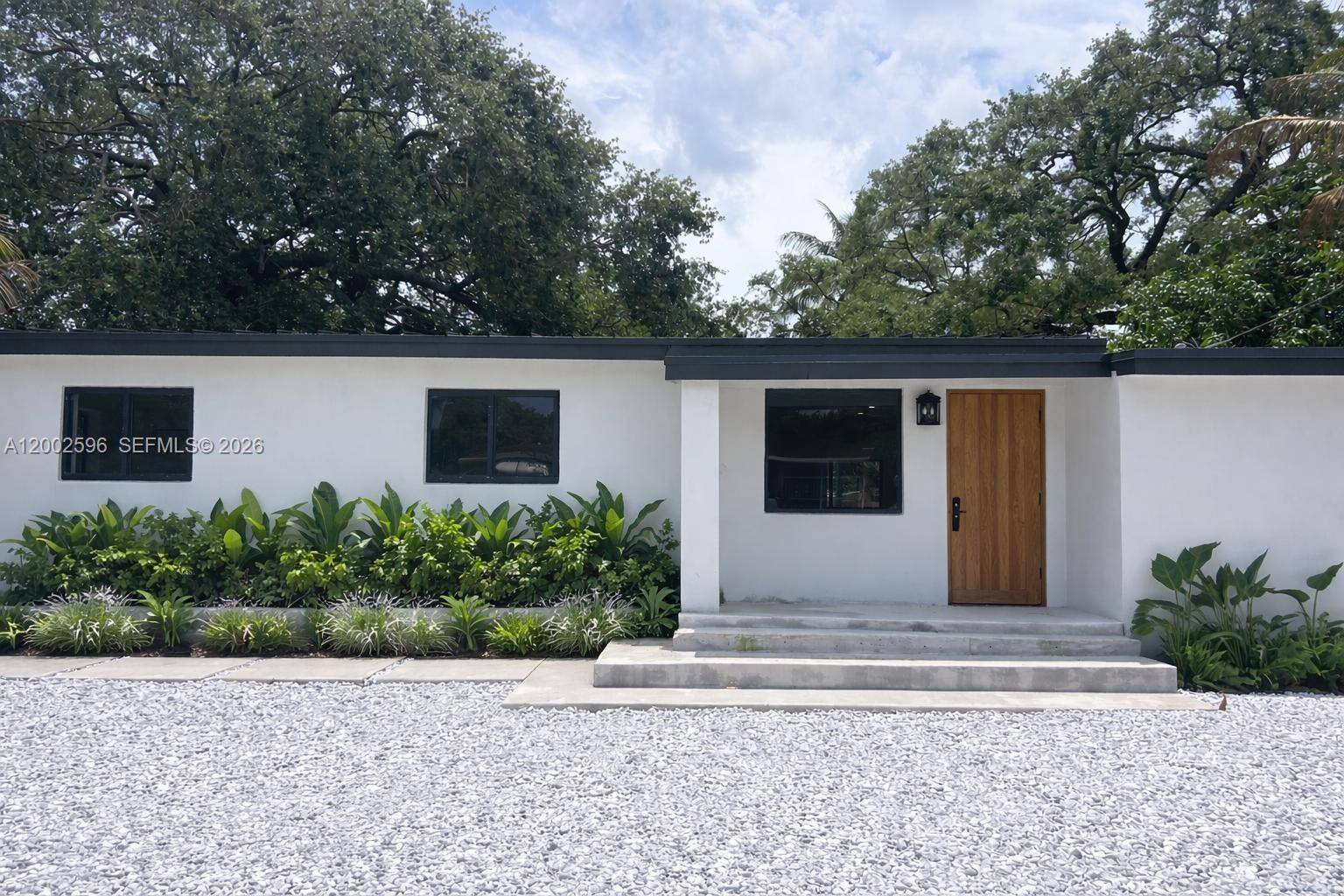 1242 NE 145th StMiami - picture
