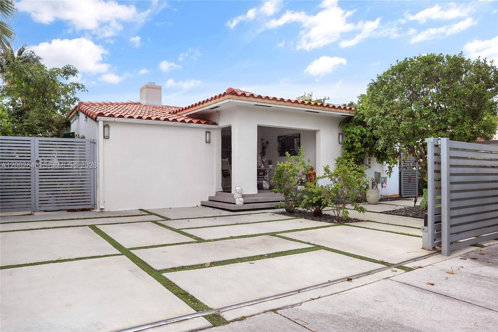 619 SW 39th AveMiami - picture