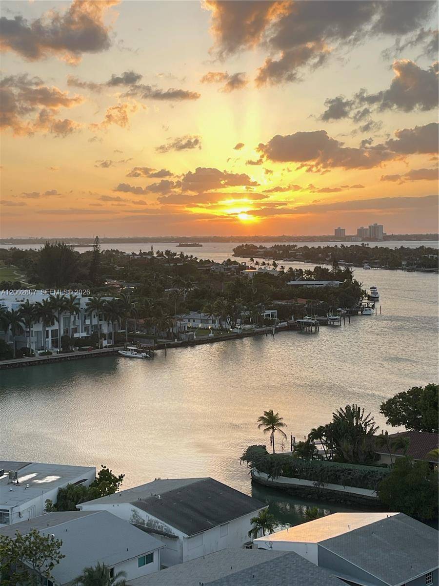 7441 Wayne AveMiami Beach - PARKVIEW POINT CONDO condo unit 11A - picture