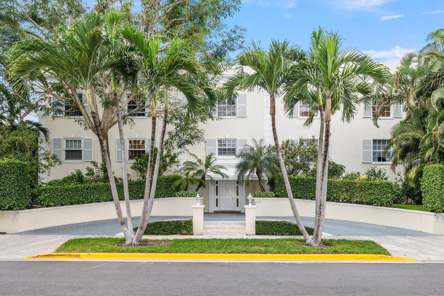 350 Cocoanut RowPalm Beach - LA MAISONETTE OF PALM BEAC condo unit 3a - picture