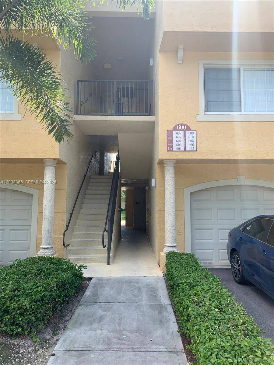 600 N Crestwood Ct NRoyal Palm Beach - Condo 1-4 Stories,Condo condo unit 610 - picture