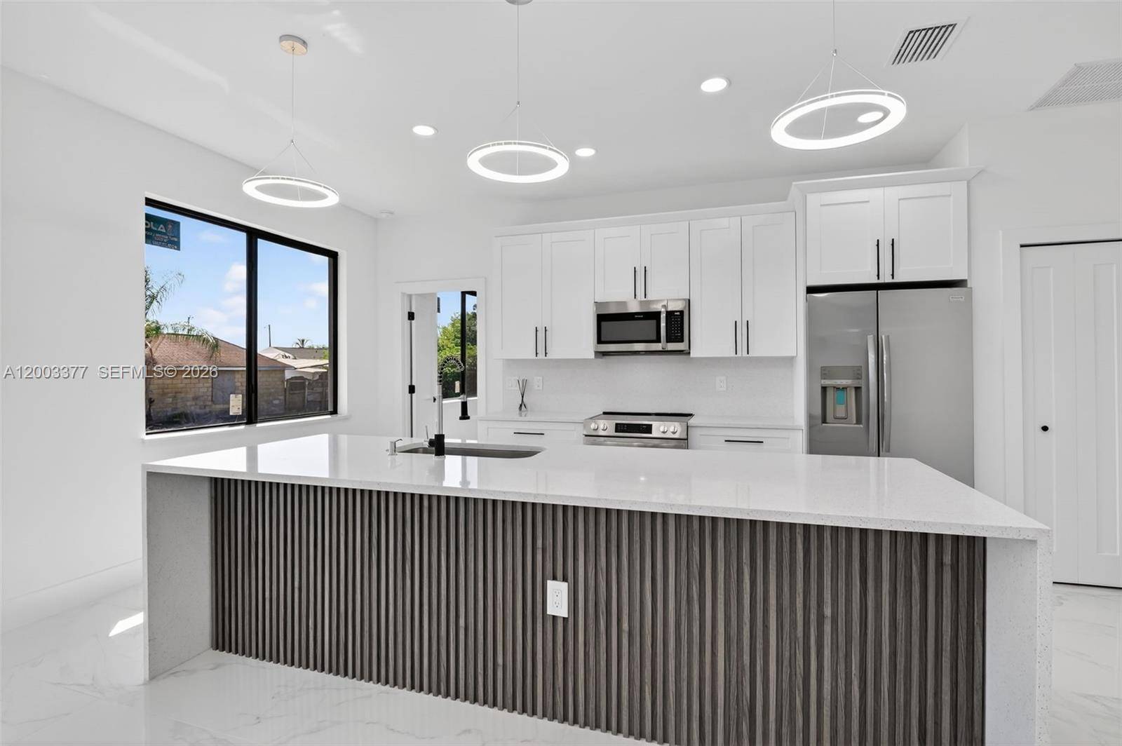 3903 SW 11Lehigh Acres - picture