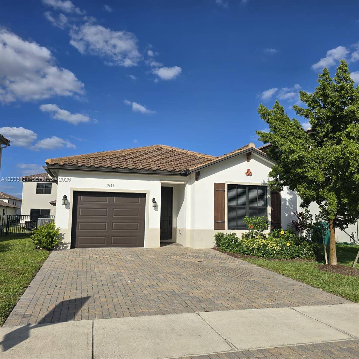 5615 CARRARA DRAve Maria - picture