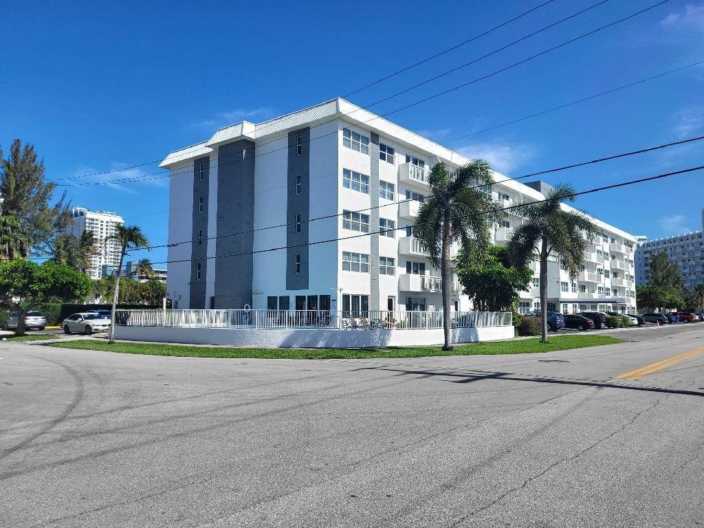 550 BayshoreFort Lauderdale - BAYSHORE EMBASSY CONDO condo unit 104 - picture