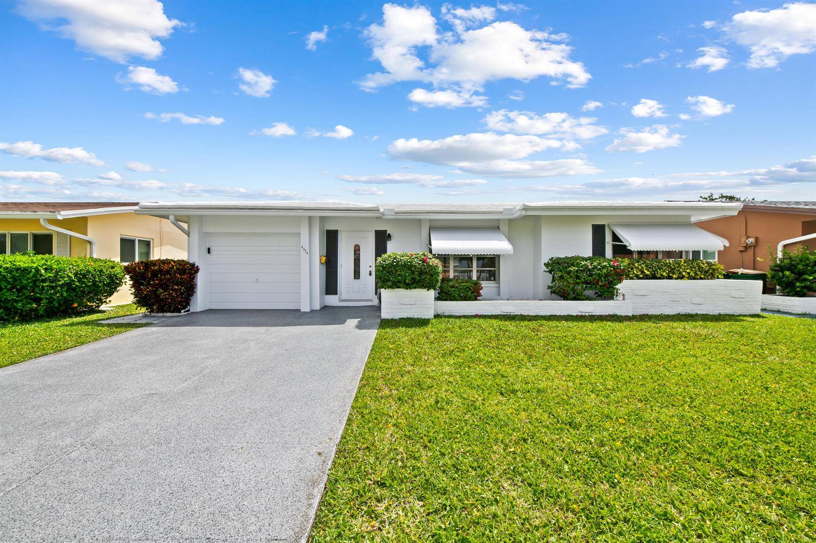 4524 NW 43rdTamarac - picture