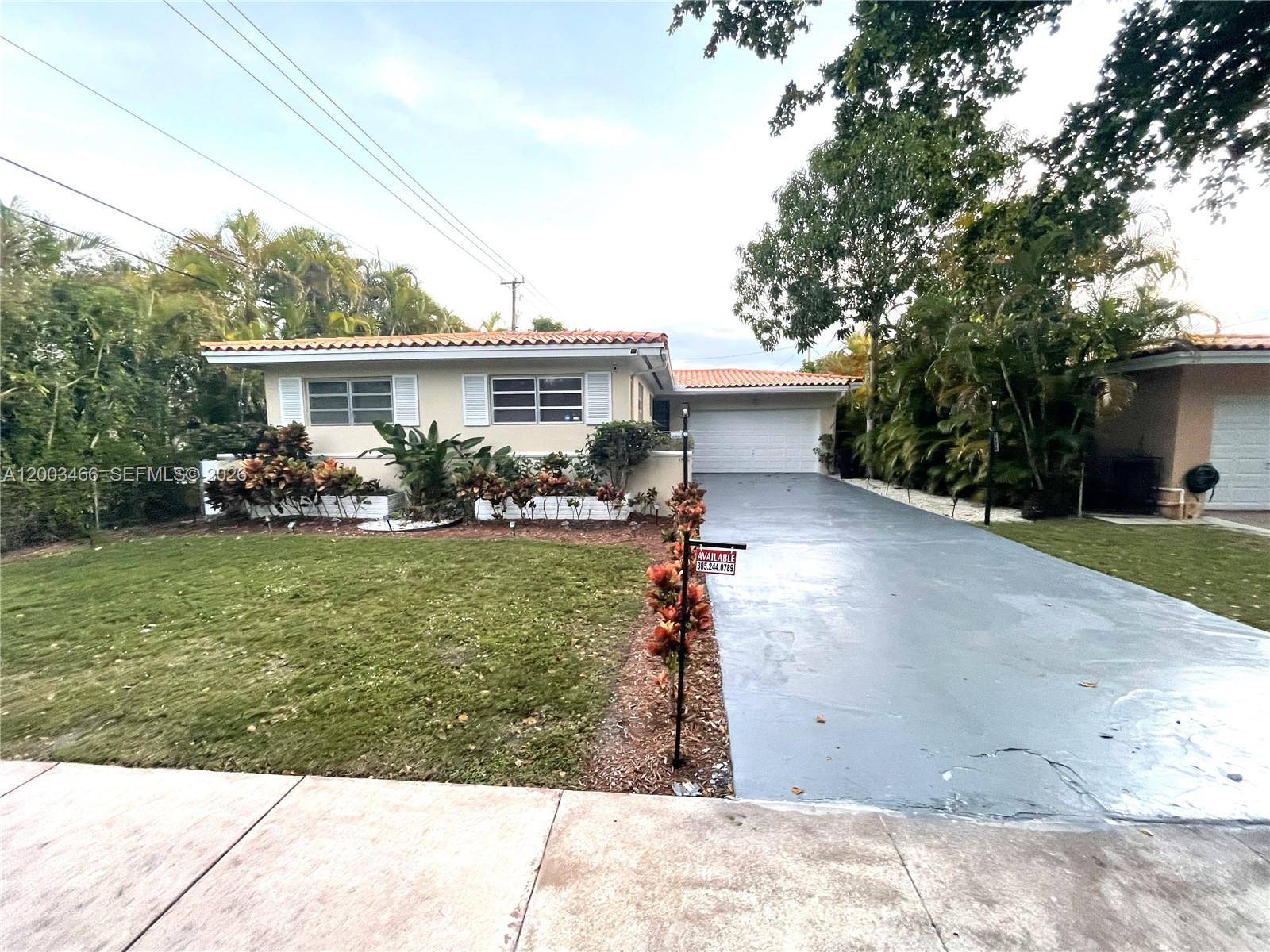1556 San Benito AveCoral Gables - Single Family-Annual,House condo unit 1556 - picture