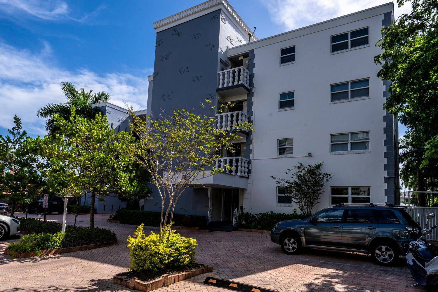 40 Isle Of VeniceFort Lauderdale - ISLAND HOUSE EAST CONDO condo unit 9 - picture