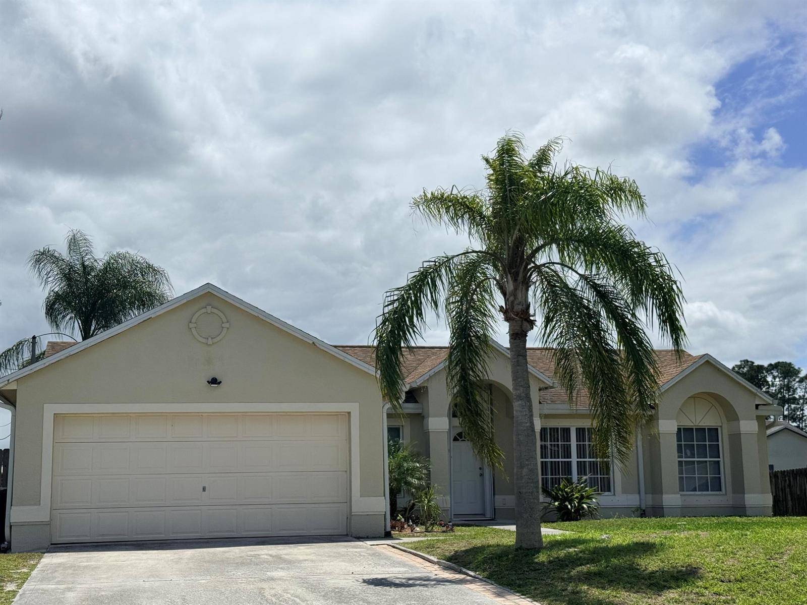 1044 SW PaynePort St. Lucie - picture