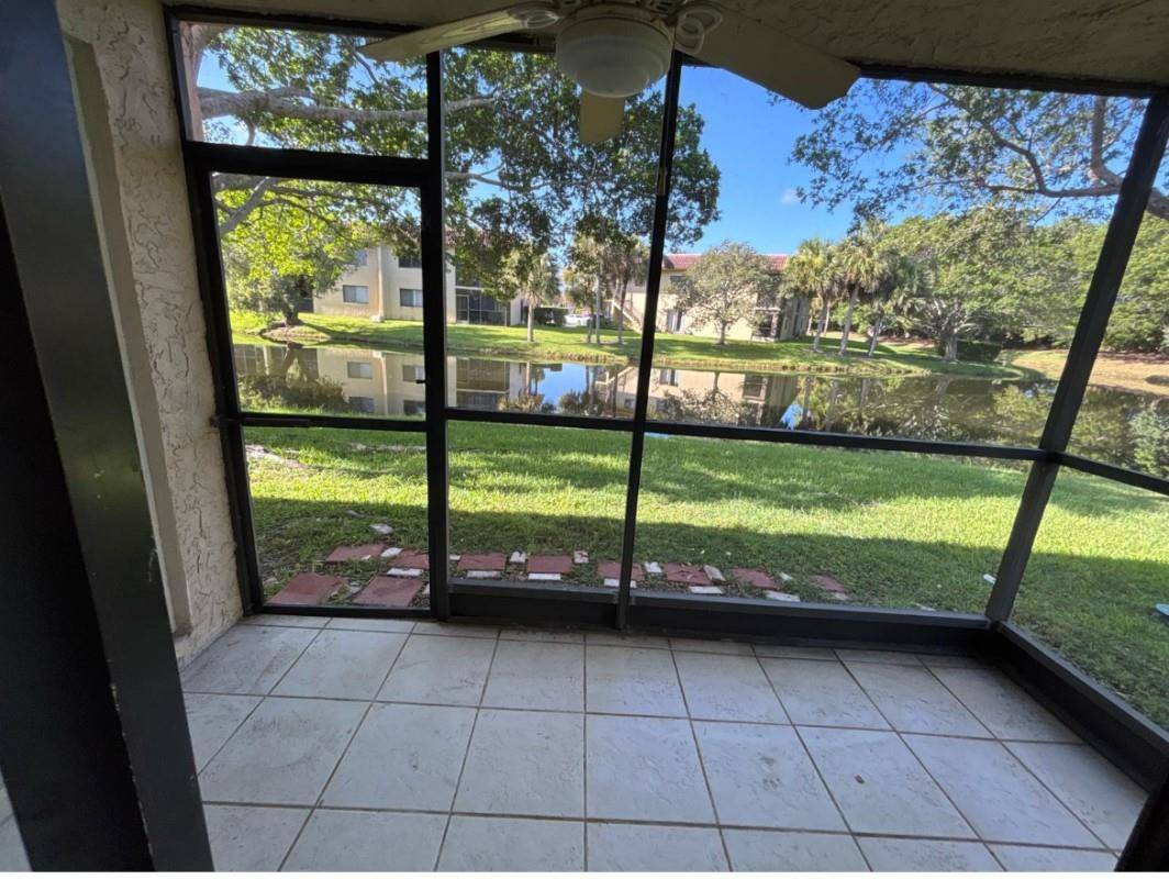 235 LakeviewWeston - Condo condo unit 104 - picture