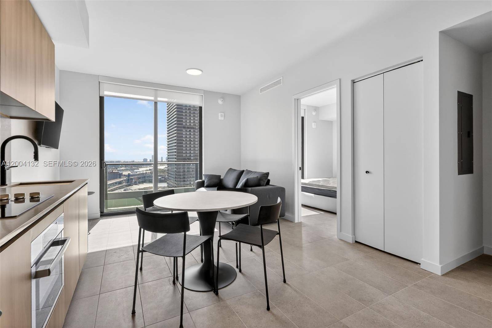 121 NE 5th SteetMiami - 501 FIRST RESIDENCES condo unit 3313 - picture