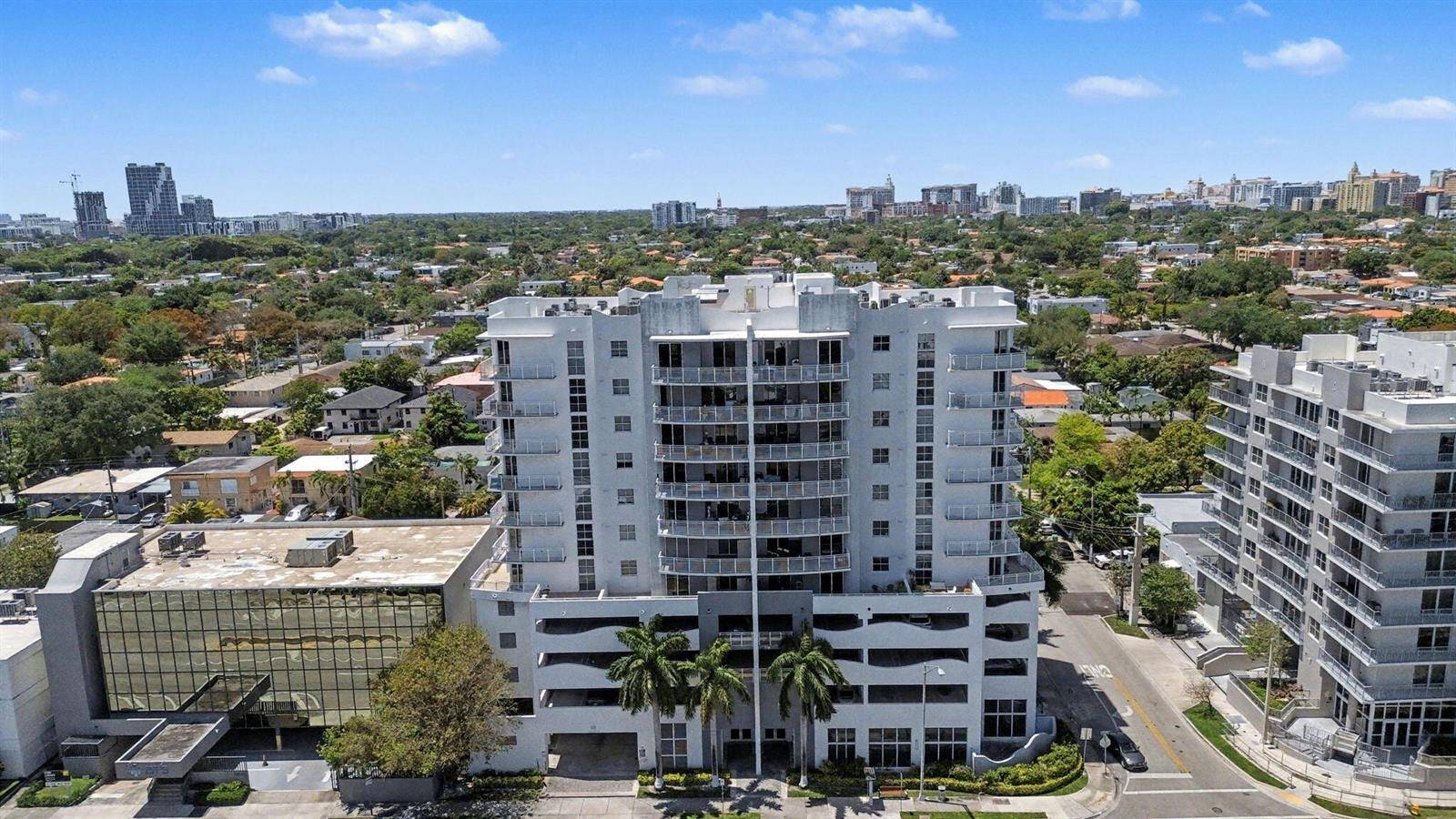 2600 SW 27thMiami - GATEWAY TO THE GROVE CONDO condo unit 603 - picture