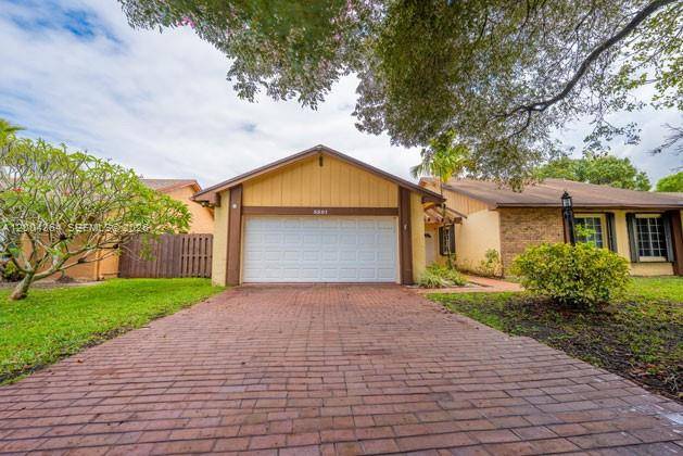 5501 SW 147th PlMiami - picture