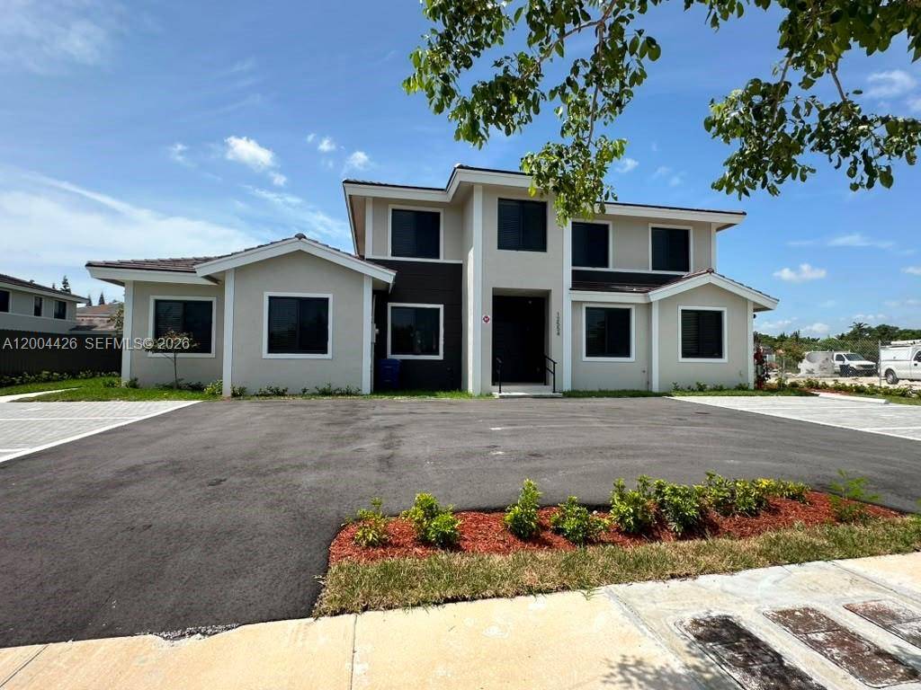12556 SW 194th StMiami - picture