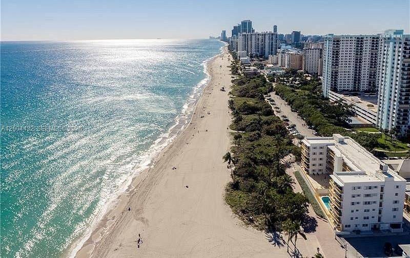 901 S Surf RdHollywood - Co-Op 5+ Stories,Co-Op condo unit 407 - picture