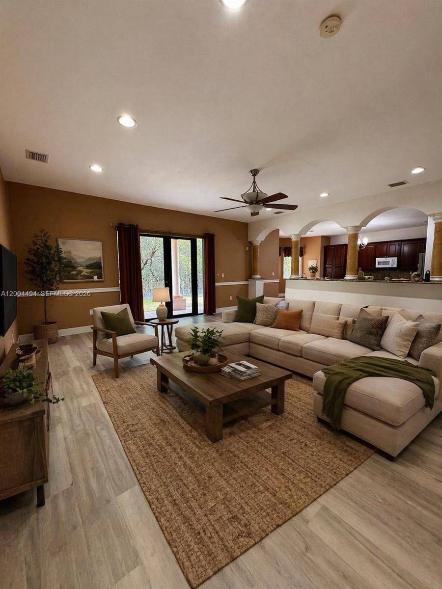 7441 SW 187th StCutler Bay - picture