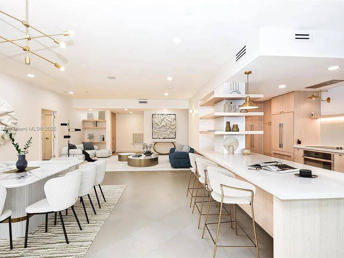 10101 CollinsBal Harbour - THE PALACE AT BAL HARBOUR condo unit 7d - picture