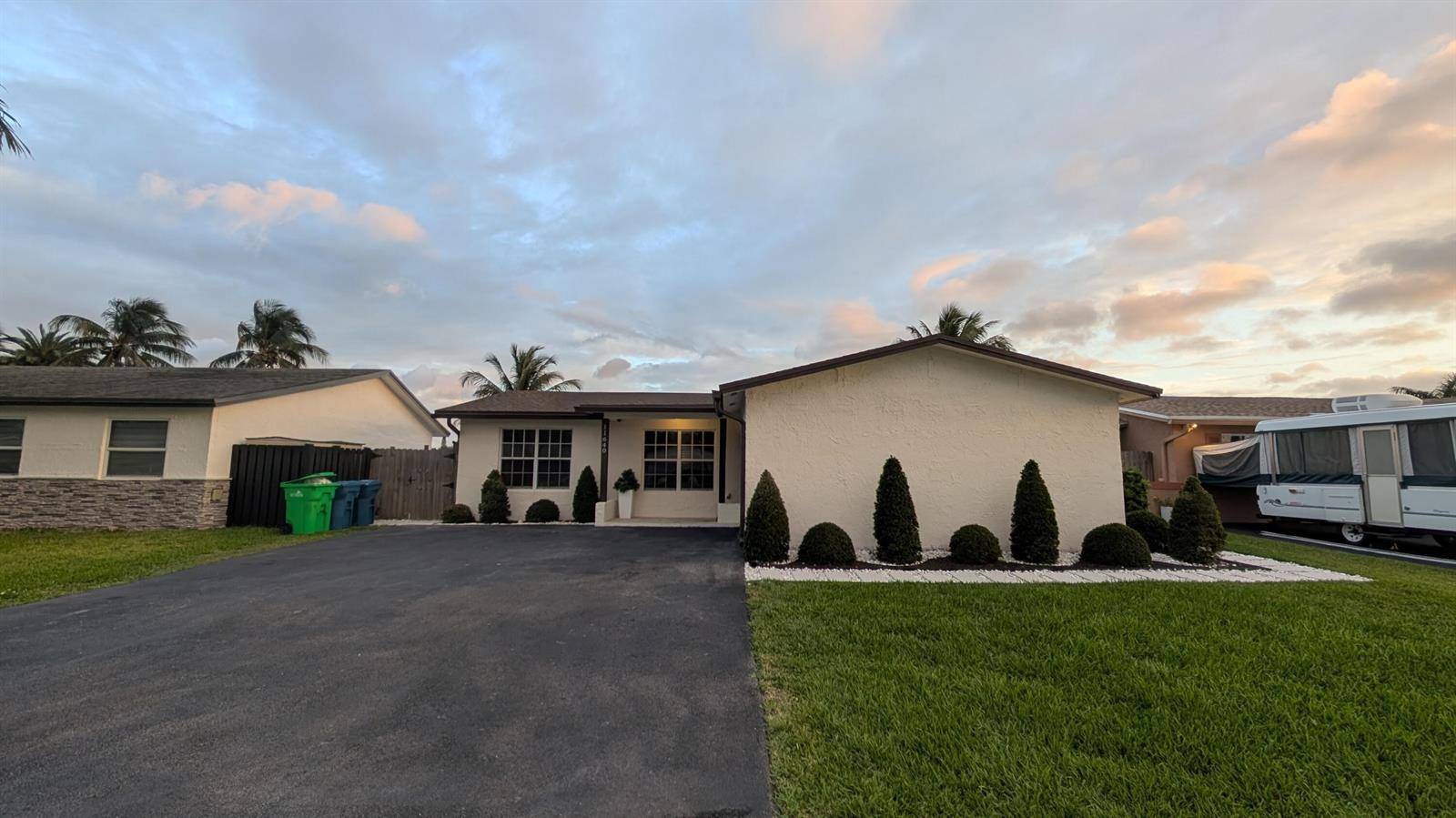 11640 NW 32ndSunrise - picture