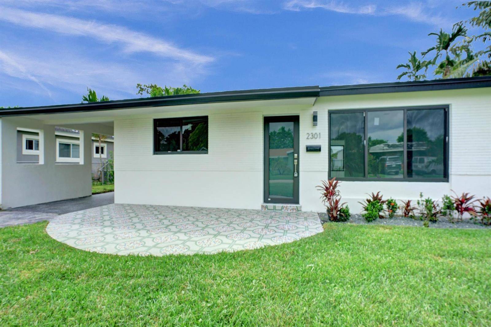 2301 AlcazarMiramar - picture