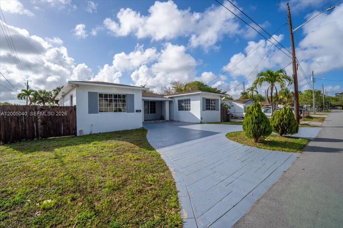 740 SW 7th AveHallandale Beach - picture