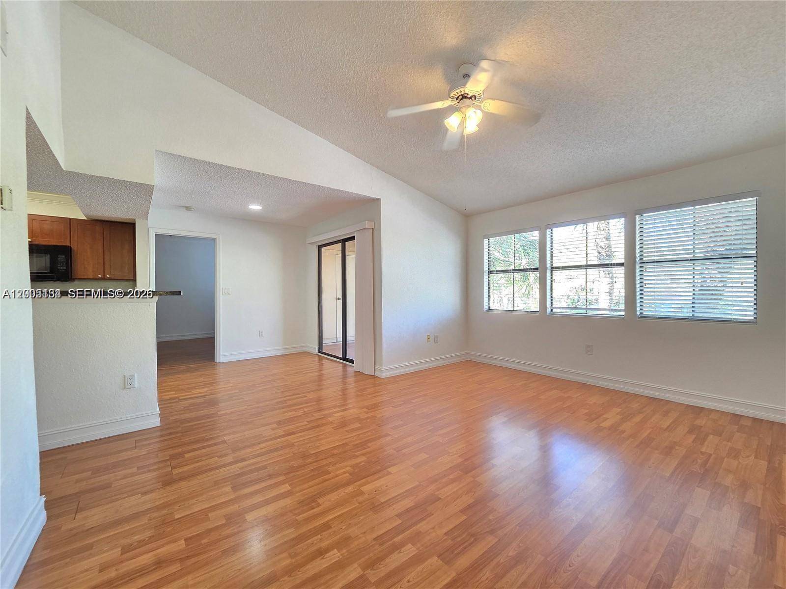 15650 SW 105th LnMiami - VISTA LAGO AT THE HAMMOCK condo unit 502 - picture