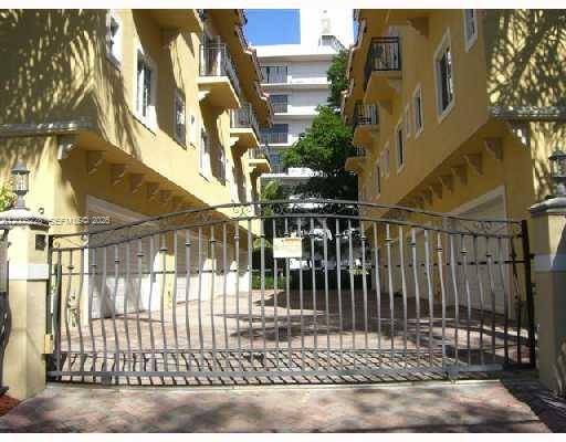2919 Coconut AveMiami - Townhouse/Villa-Annual,Townhouse condo unit 4 - picture