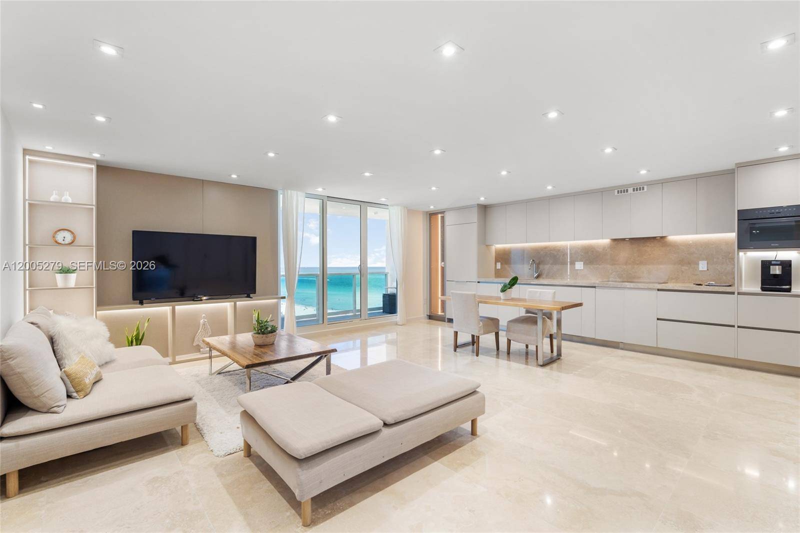 2301 CollinsMiami Beach - Condo/Co-Op/Seasonal,Condo condo unit 1011 - picture