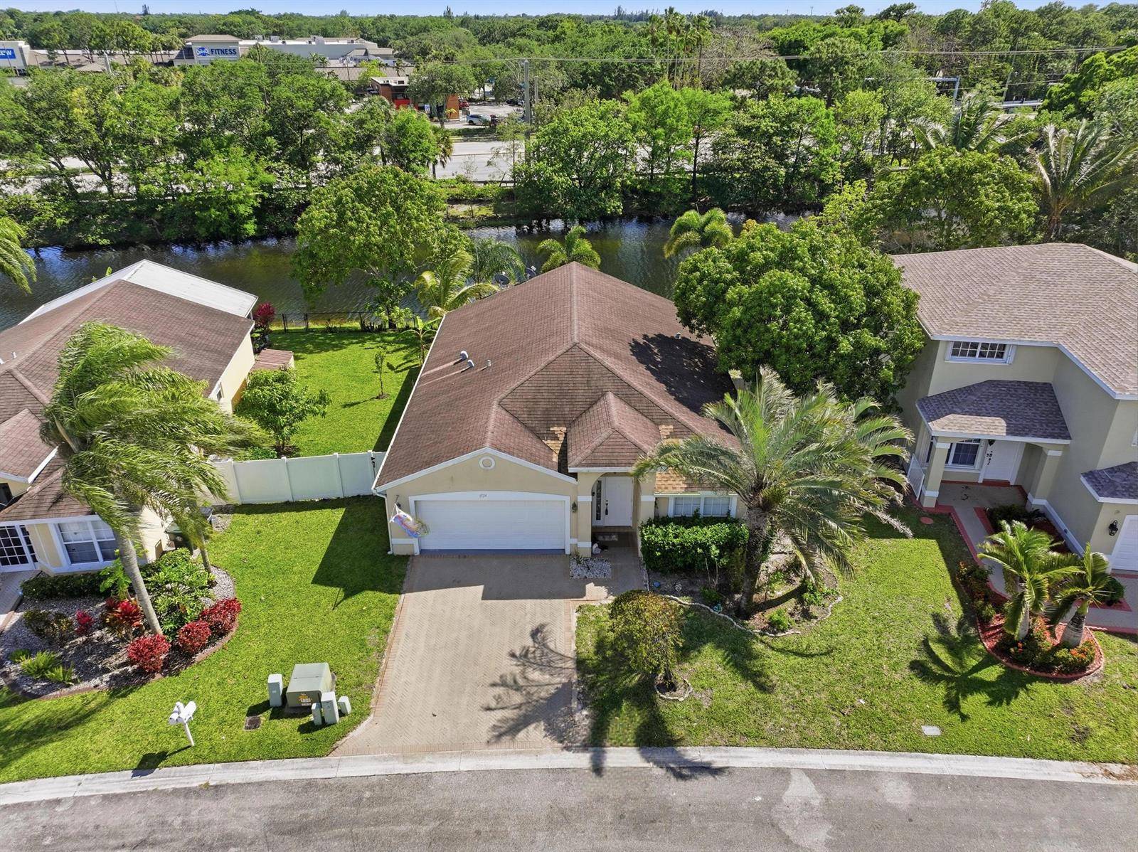 1724 Sawgrass - picture