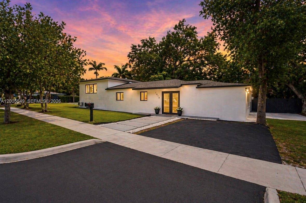 1810 NE 161st StNorth Miami Beach - picture