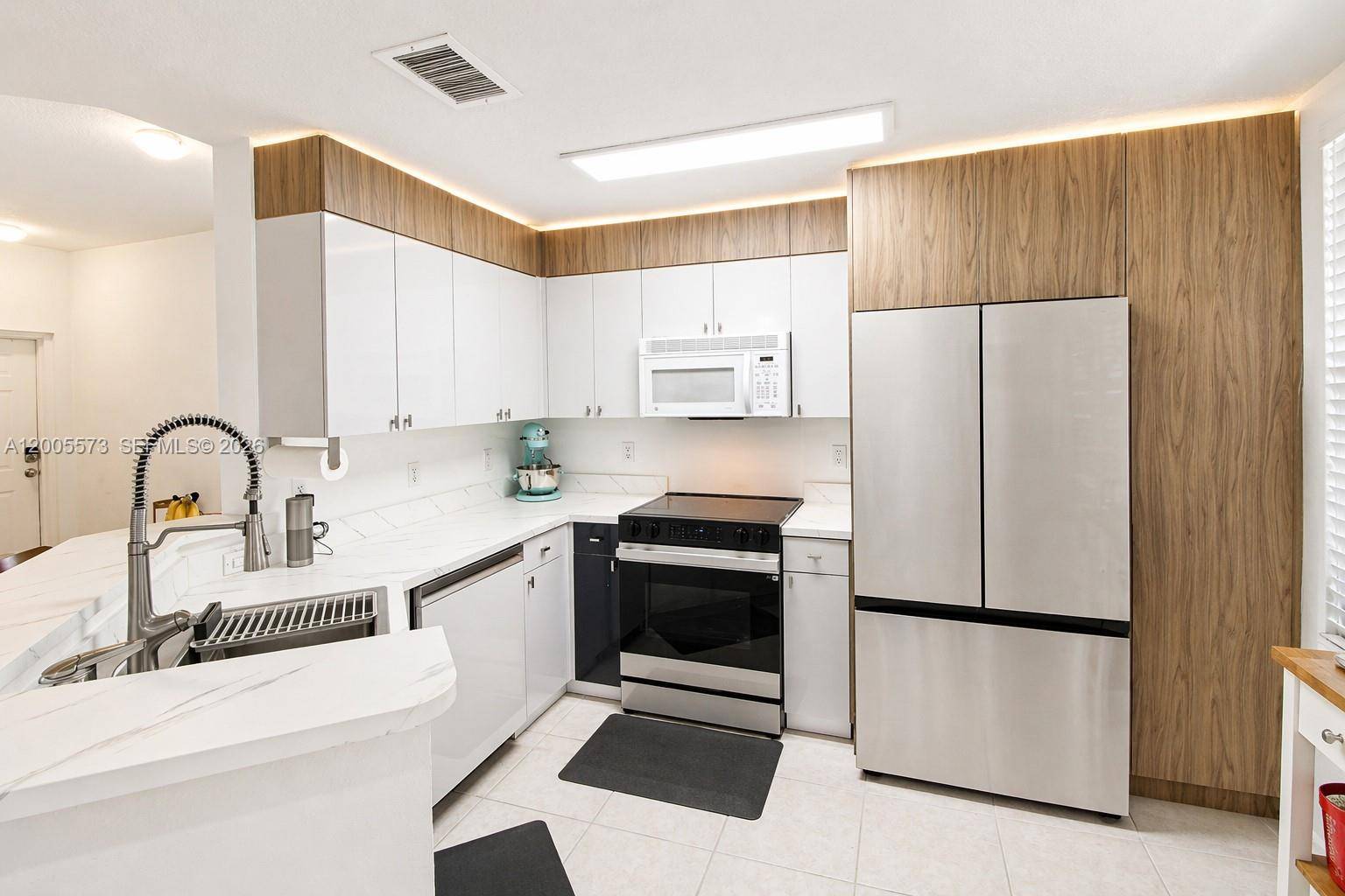 8940 NE 8th AveMiami - Condo/Co-Op/Annual,Condo condo unit 1201 - picture