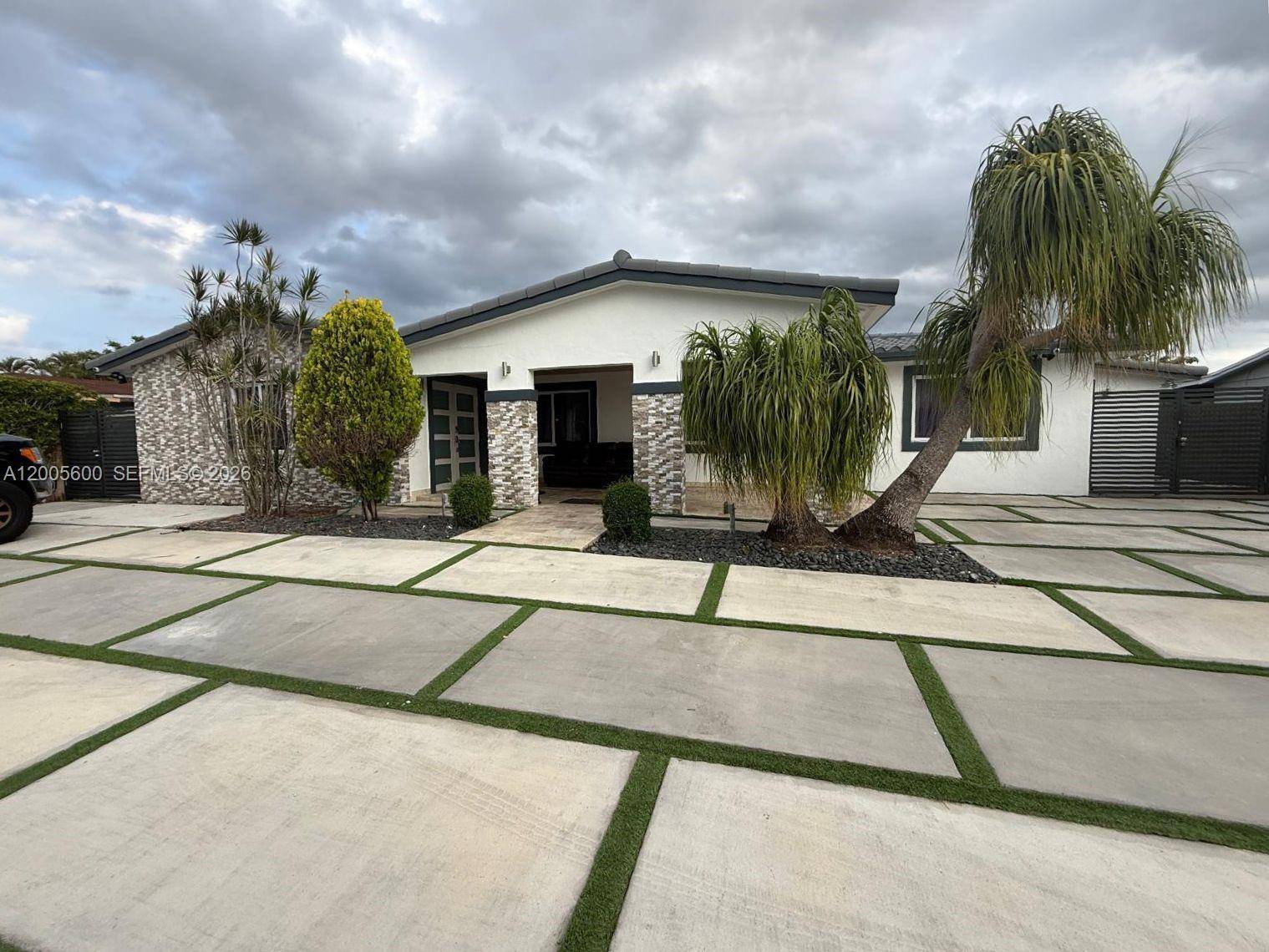 13412 SW 68th TerMiami - picture